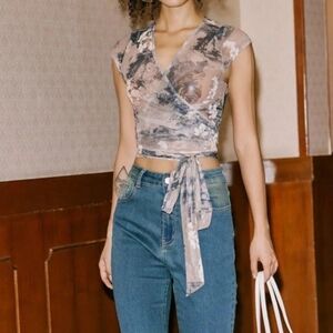 CIDER v-neck floral wrap short sleeve